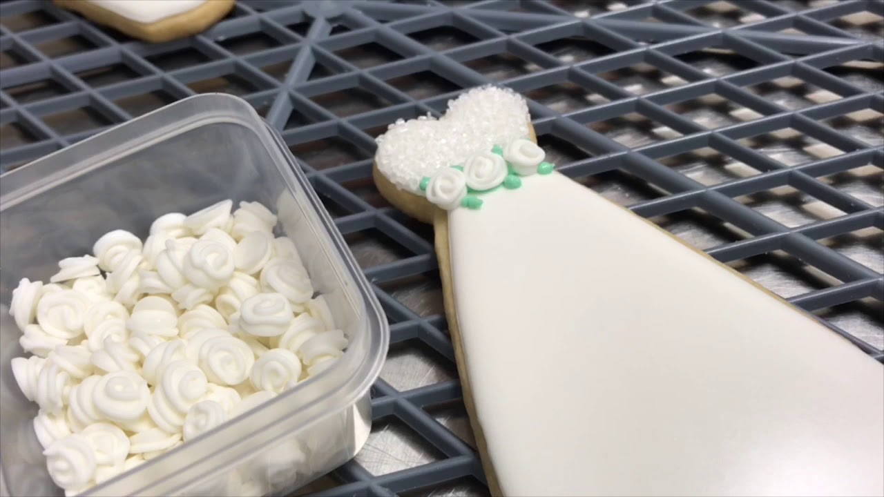 Royal Icing Transfers Roses on Bridal Gown and Engagment Ring YouTube