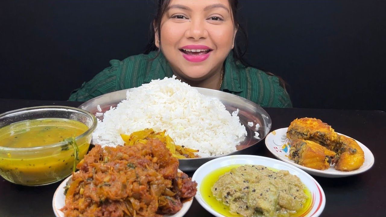 Comfortfood, Eating Rice Witj Jhinge Posto, Musur dal, Sutki chorchori, Katla Fry, Alu Vaja।।