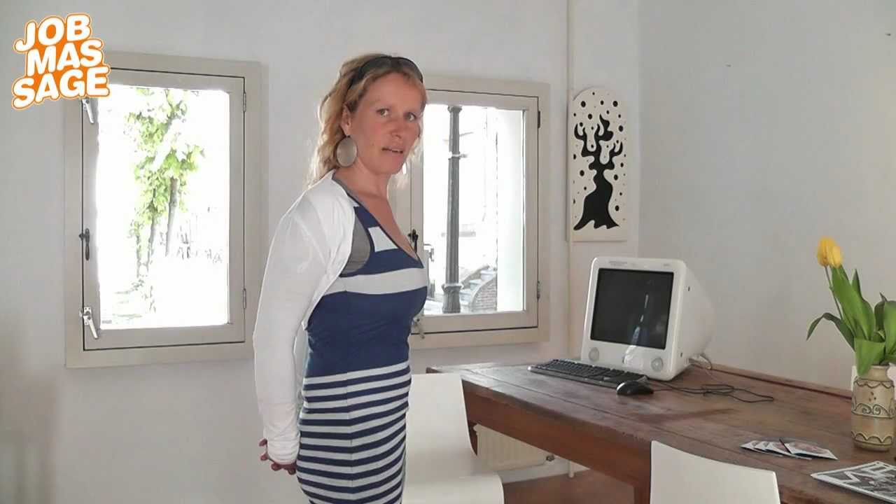 Schouders vast - Doe deze jobmassage tip van de dag - Even lekker rekken