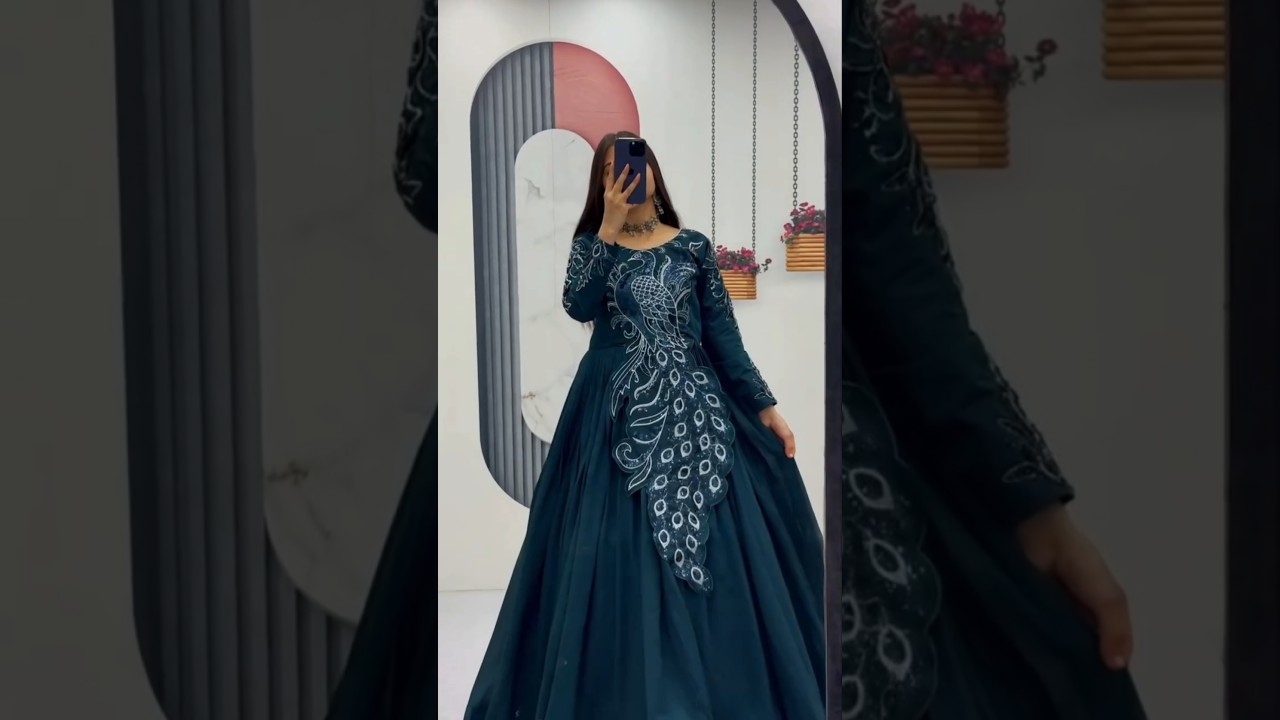 Платье с вышивкой в ​​виде птиц