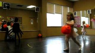 Ms. Lisa teaching 3-4 years the Pumpkin Patch Dance