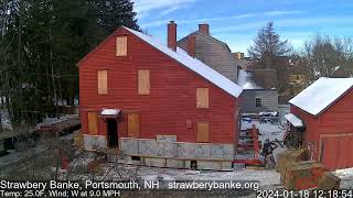 Lowering the House - Strawbery Banke Construction