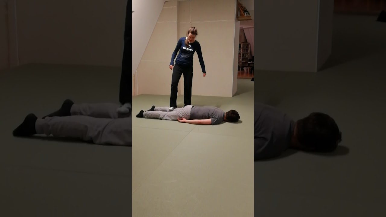 Massage mit Füßen (1/2) in Russischer Kampfkunst Systema Solovev