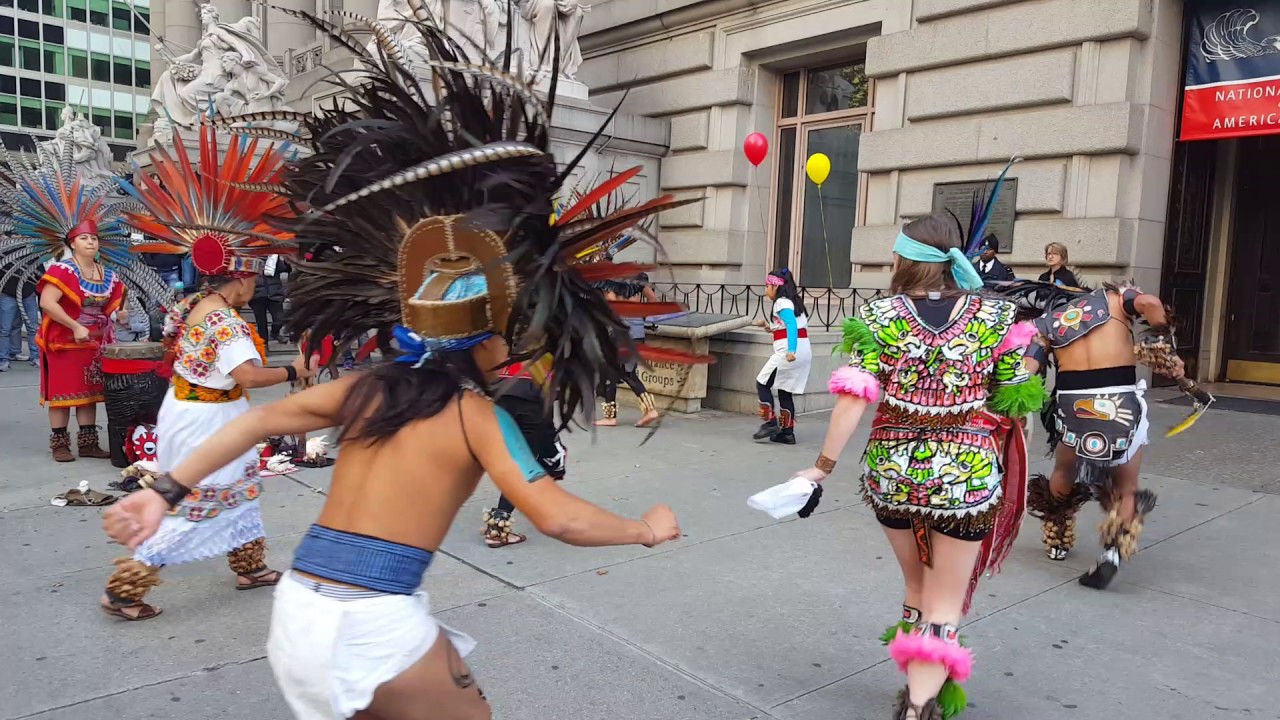 Danza Azteca - Tonantzin. Frente al Museo Nacional de Nativos Americanos NY.