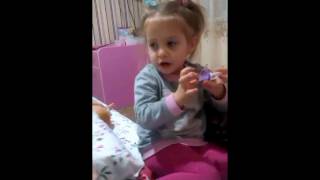 O fetiță de doar trei anișori cântă piesa " КТО Я ЕСТЬ" de IONEL ISTRATI