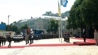 Poroshenko Sworn in As Ukraine's New President