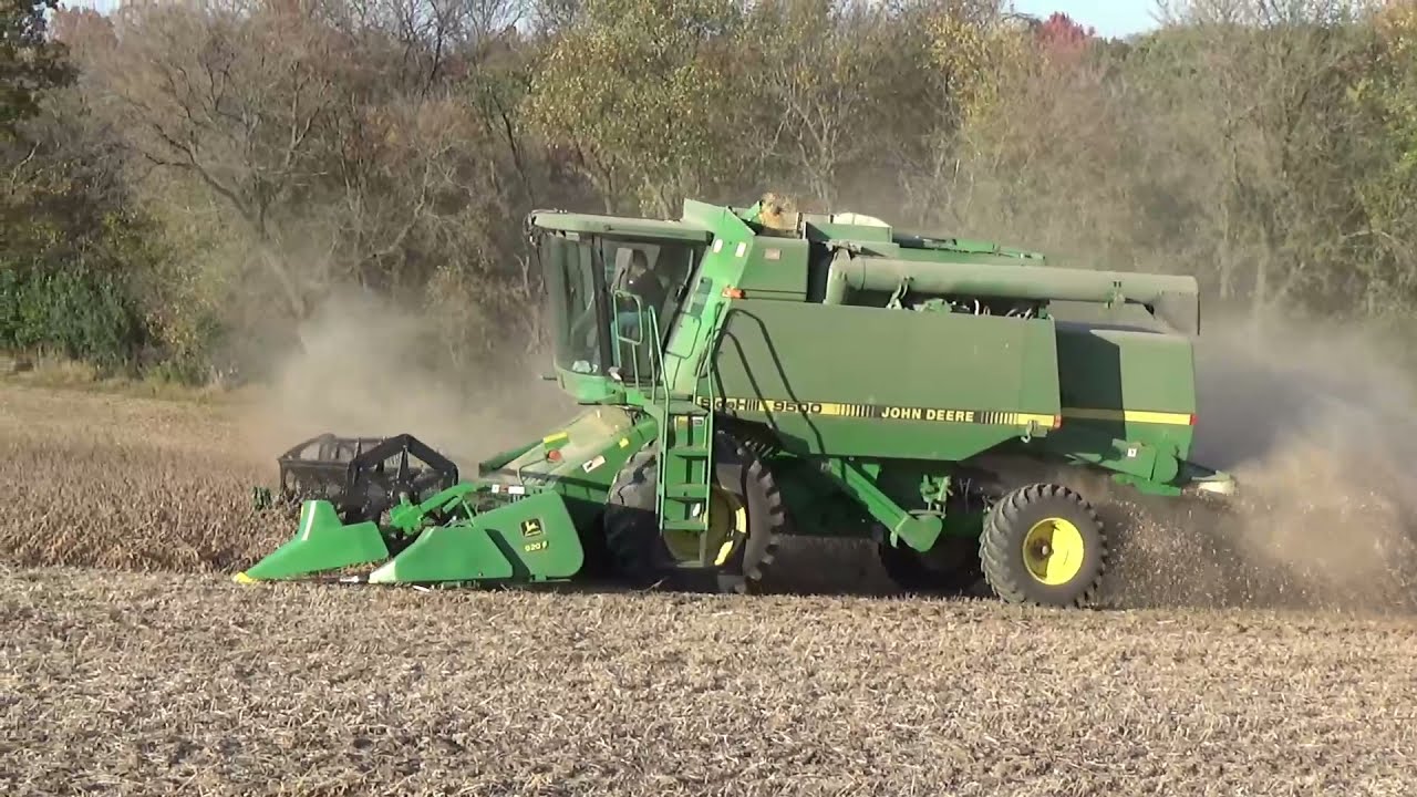 John Deere 9500 Sidehill combine Wisconsin Soybean Harvest 2021
