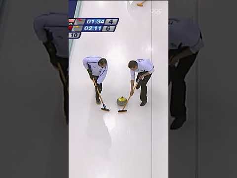 Precisione italiana 🤌 at Torino 2006 🇮🇹 🥌 #Olympics #Sports #Curling