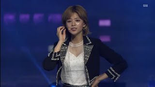 TWICE HEADPHONES ON LIVE! this is legit impossible! Going ONCE! Going TWICE!