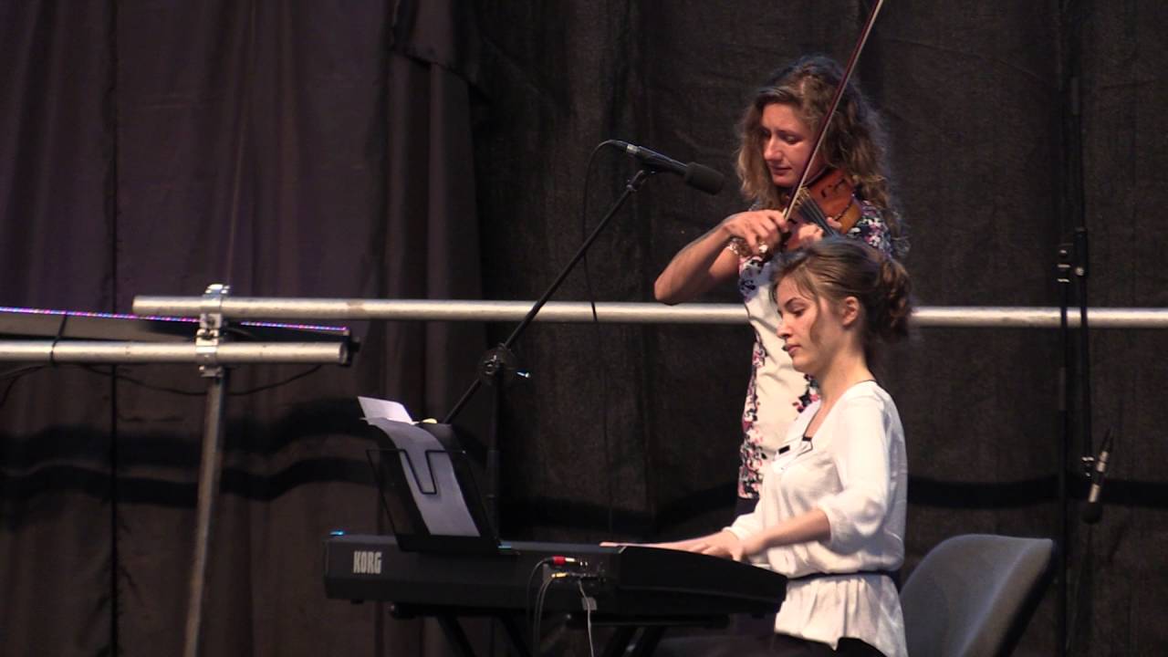 Congresul Tinerilor Adventisti - Sara Stroici & Iulia Toma - De-ar fi ca un munte