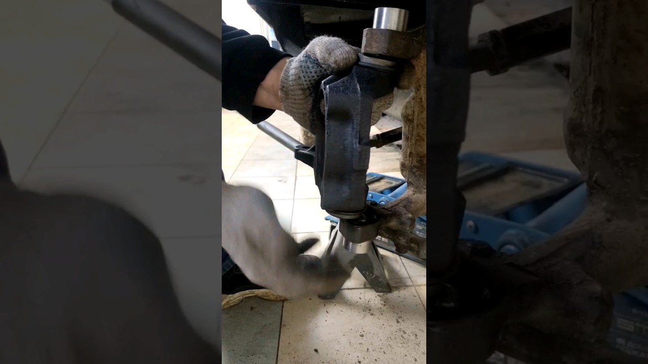 ЛуАЗ , шкворни на шарах. 