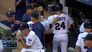 NYY@MIN: Hicks knocks in Plouffe on sacrifice fly