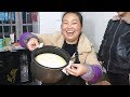 電鍋做蛋糕，蓋子掀開那一刻，心情很激動，期待成功 | Rice cooker to make a cake, open the lid of the moment, very excited