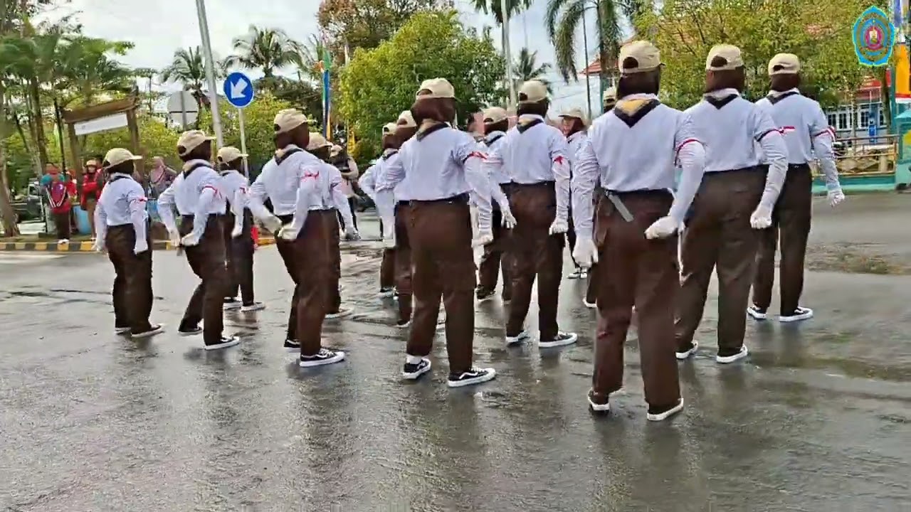 REGU PUTRI GERAK JALAN GEMBIRA DI HUT RI KE 80 YANG DISELENGGARAKAN DISDIKBUD KAB. PASER