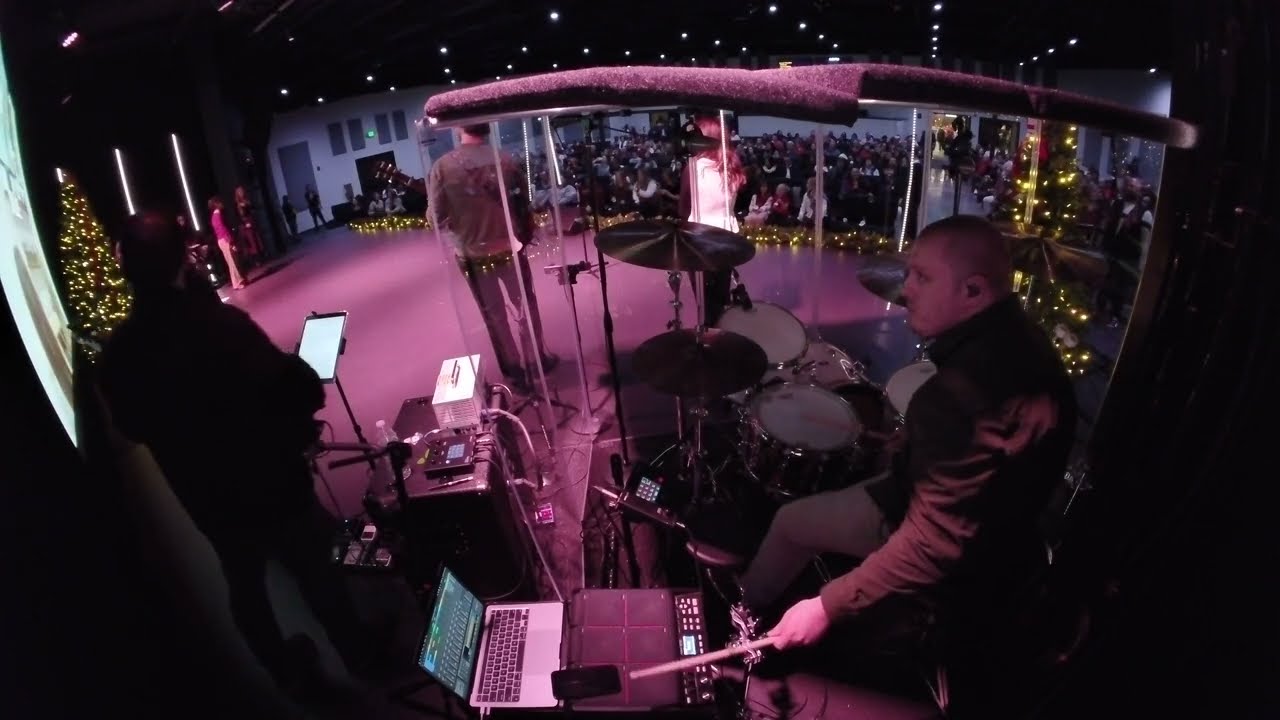 Joy To The World/Hark! the Herald Angels Sing/O Come O Come Emmanuel/Jesus Be The Name/O Holy Night