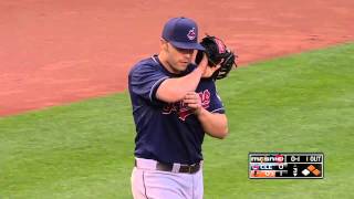 2013/06/24 Fan makes grab over Reynolds