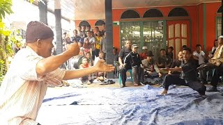 Duel Silat Kuntau ini Membuat Mata Para Penonton Tercengang