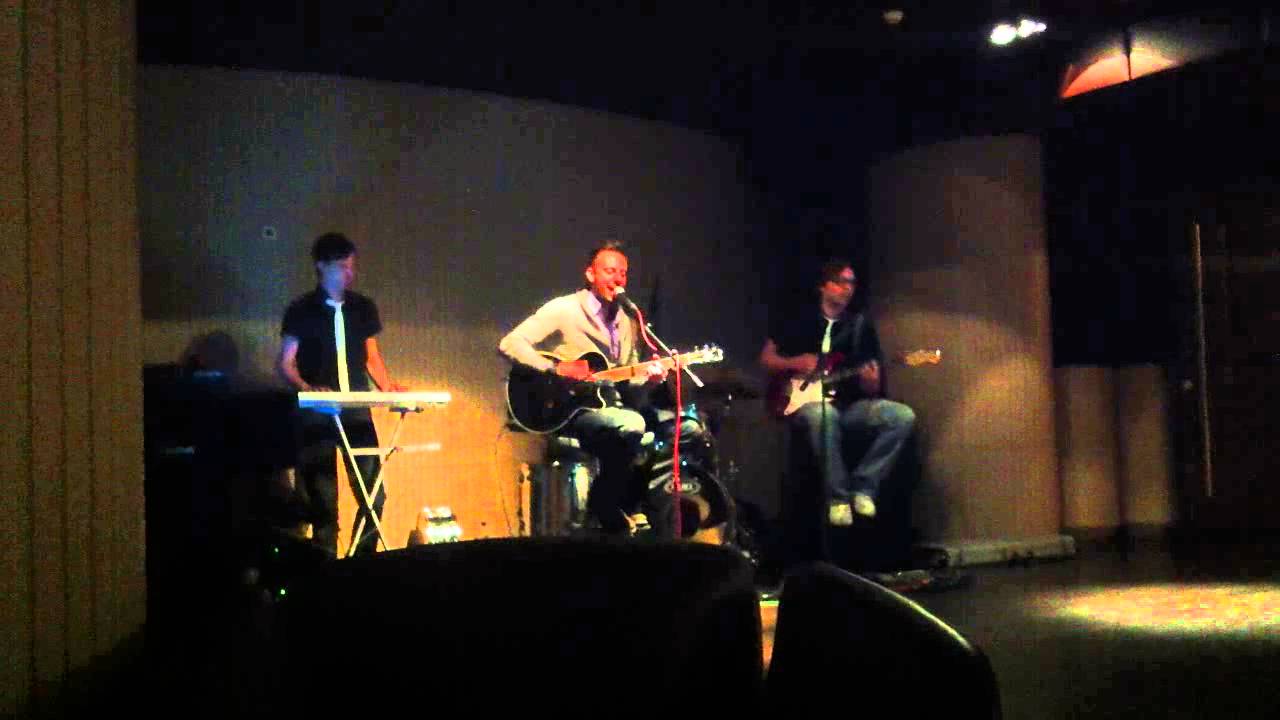 Francesco Polucci "Il cielo in una stanza" improvvisazione con un gruppo di Russi sconosciuti.