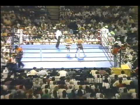 Tony "The Tiger" Lopez vs Jorge "El Maromero" Paez...