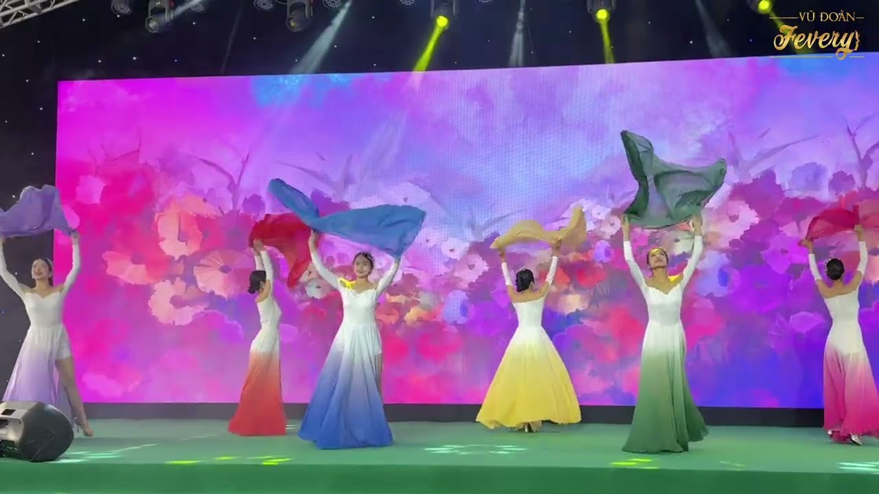 Múa lụa sắc màu (On Stage) | Vũ đoàn Fevery