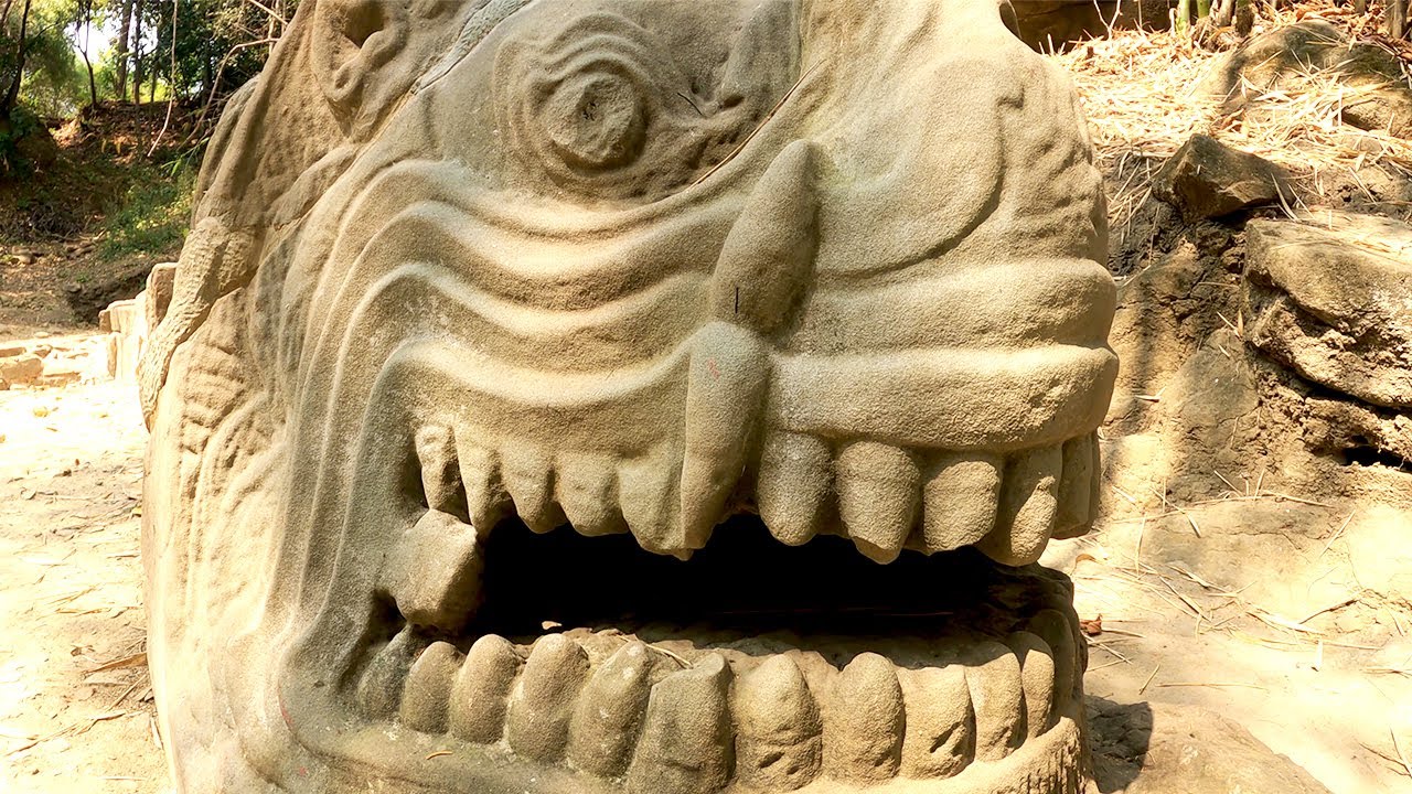 Siem Reap, Cambodia - Makara Sculpture 1000 Year Old, Travel Video | Sumsooth