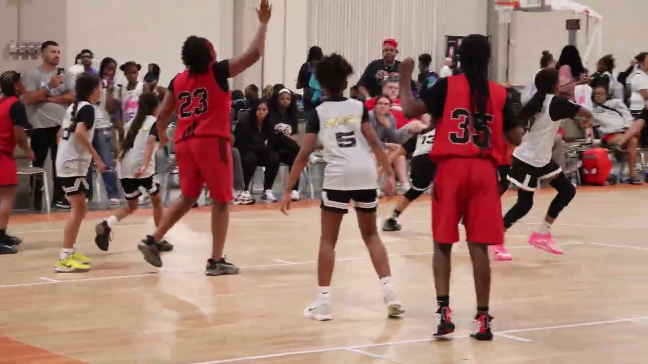 Della Girls 2033 v Team 94