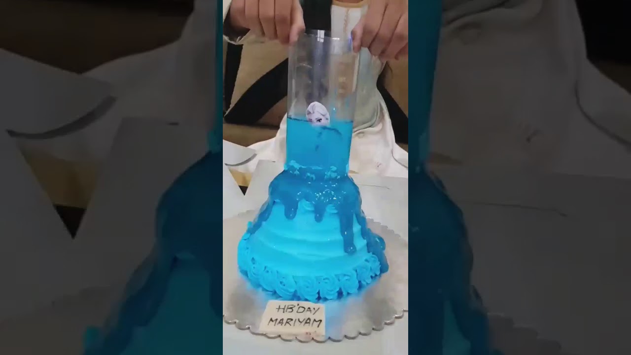 Elsa Pull Me Up Cake 
