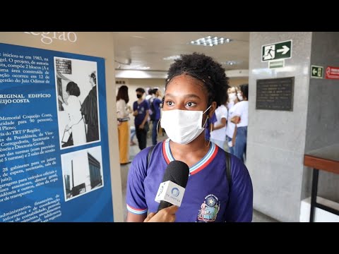 Estudantes do Colégio Góes Calmon visitam o TRT-5