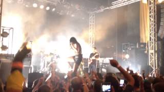 Sleigh Bells - Crown on the Ground - Live