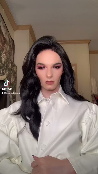 Oh I Wanna Let Him Unwrap Me Lyrics I wanna let him unwrap me 😈 - YouTube