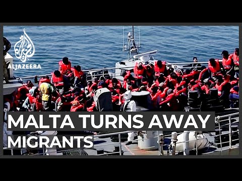 Malta: Migrants accuse authorities of blocking ships