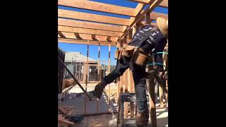 Lifting a wall (time-lapse)