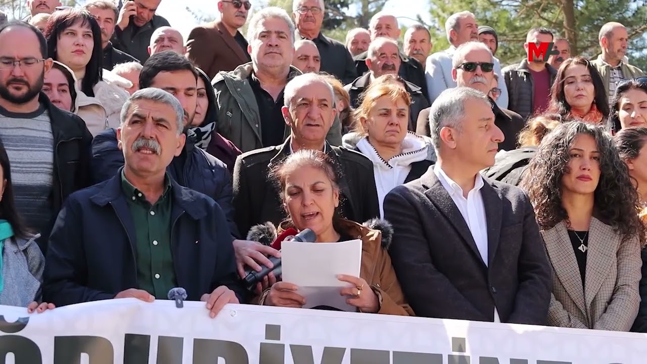 MÊRDÎN'DEKİ SU VE YOL SORUNUNA TEPKİ: BELEDİYELERİ GERÇEK SAHİPLERİNE İADE EDİN