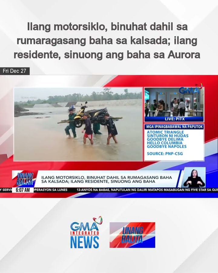 Ilang motorsiklo, binuhat dahil sa rumaragasang baha sa kalsada; ilang residente,... | Unang Balita