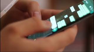 مقطع مونتاج شخص يلهو بالهاتف ||بدون حقوق هنا المزيد من المقاطع