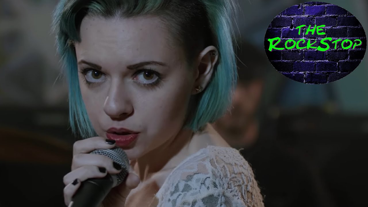 LaRissa Vienna - Interview on The RockStop with Chris Contra