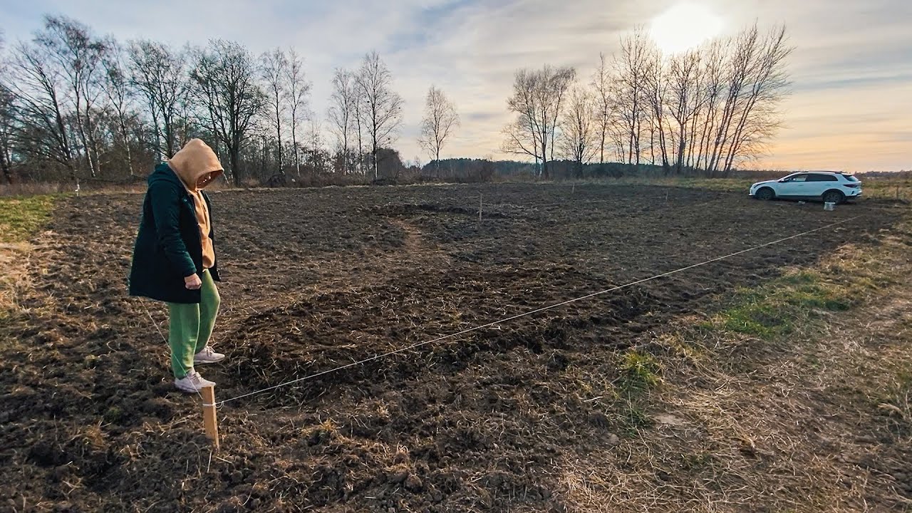 НОВОСТИ СТРОЙКИ - КОПАЕМ ФУНДАМЕНТ - YouTube