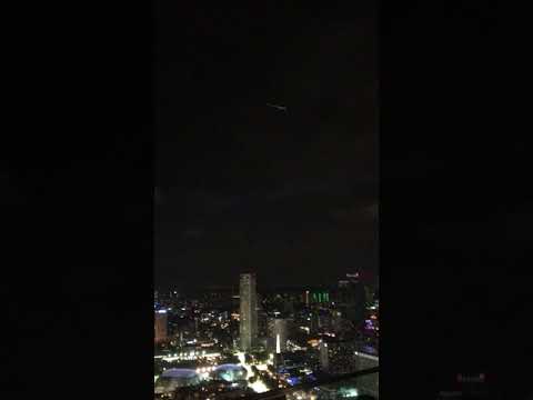 Helicopter Flyby Atop The Marina Bay Sands Rooftop Bar - CÉ LA VI
