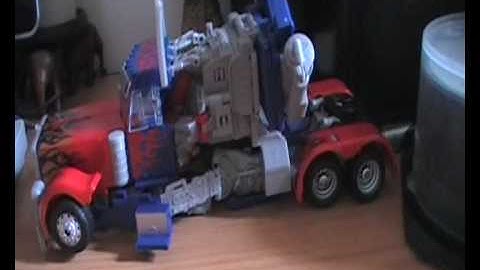 Transformers ROTF Leader Class Optimus Prime Review Part 1