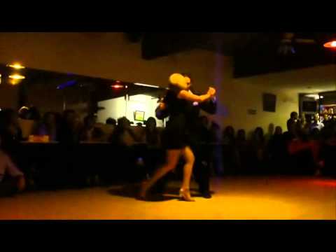 CESAR AGAZZI Y VIRGINIA UVA EN LA MILONGA 10 "EL RECODO"