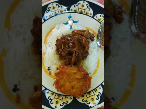 Sobrecoxa desossada agridoce com batata frita modelada com queijo!