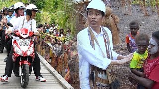 Boncengkan Iriana Naik Motor Listrik, Jokowi Temui Bocah Bernama Jokowi di Asmat