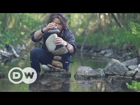 Video: Der Künstler Zeigt Die Wunder Des Balancierens Auf Steinen - Alternative Ansicht