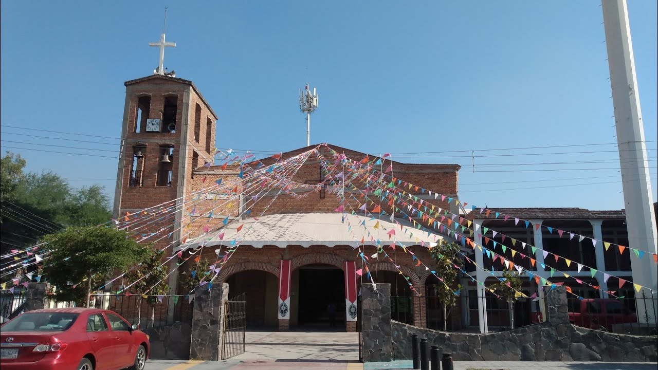 Fiestas Santa Cruz del Valle, templo adornado Tlajomulco de Zúñiga, Jalisco 26 de mayo 2022 Fiestas Santa Cruz del Valle, templo adornado Tlajomulco de Zúñiga, Jalisco 26 de mayo 2022