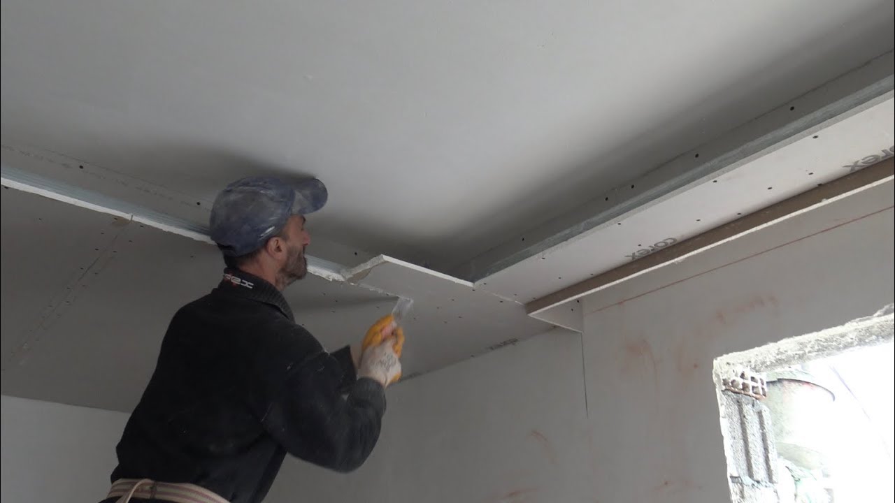 Regardez Technique Des Maitres Turcs Comment Il Met Des Plaques De Platre Au Plafond Youtube Tavan Alcipan Havuz