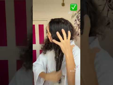 Video: Cómo suavizar el cabello encrespado: 14 pasos (con imágenes)