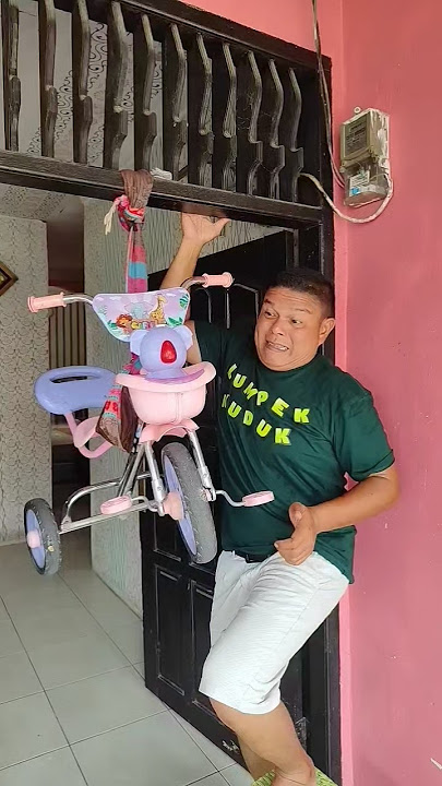 Bicycle hanging on the door😲😱 #funny #shorts