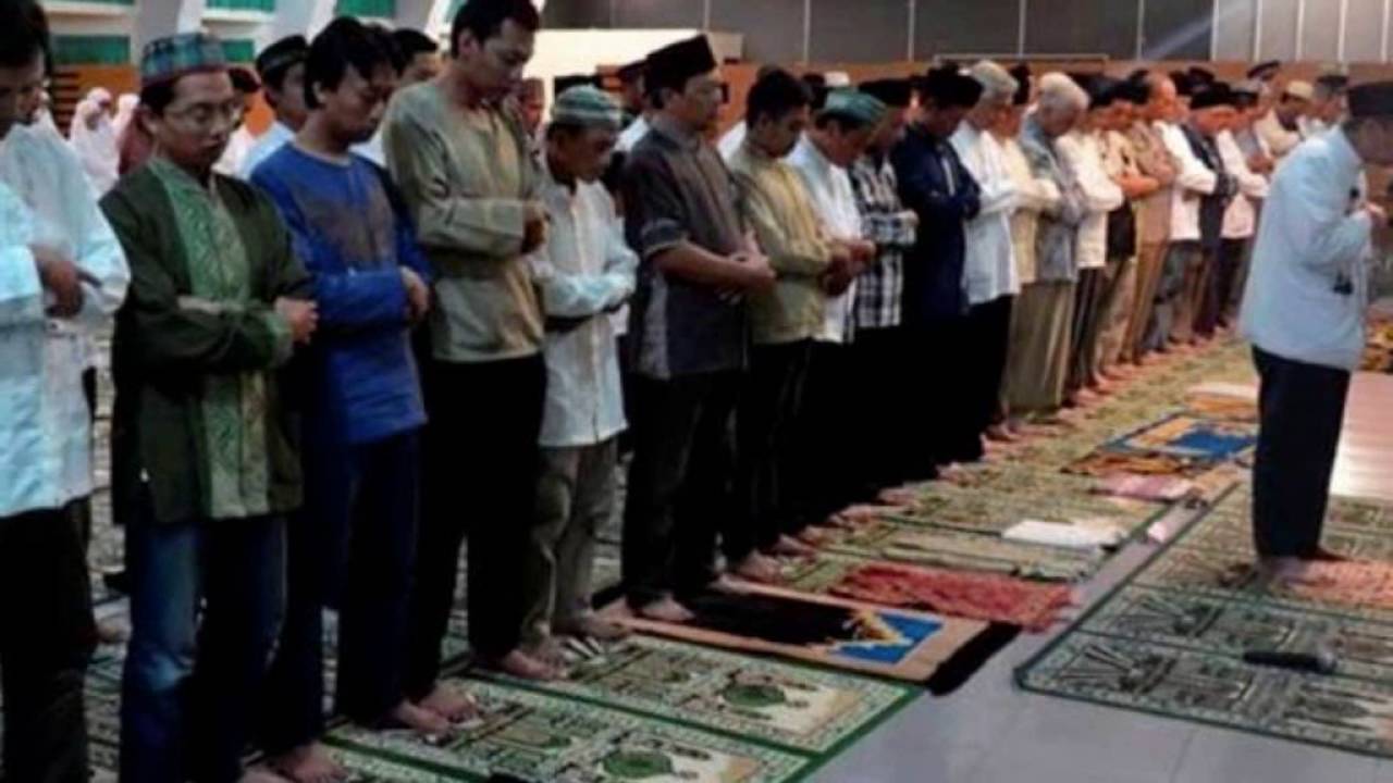 Nih Dia Sholat Tarawih Tercepat di Dunia Hanya 7 Menit 