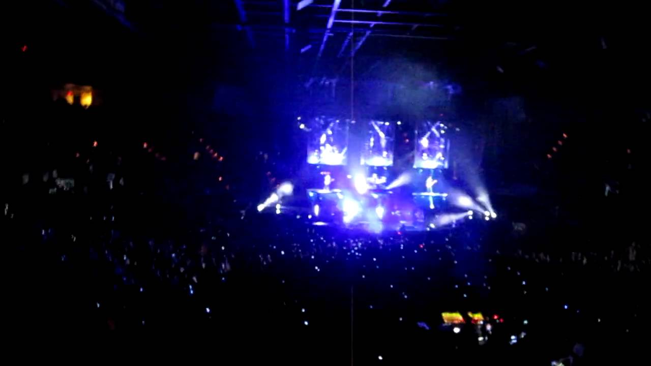 Muse - Exogenesis: Symphony Part 1 (Overture) [Live in Vegas] - YouTube