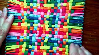 Weaving: Square Potholder Loom: Taking your Weaving off of the Loom